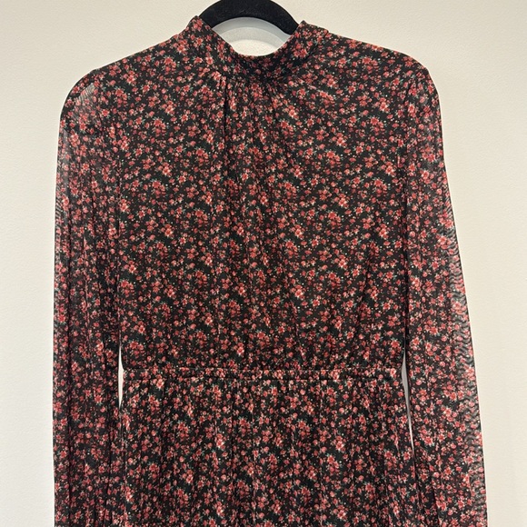 Sadie and Sage mini black dress w/red rose print and ruffles size M gently worn - Picture 3 of 9